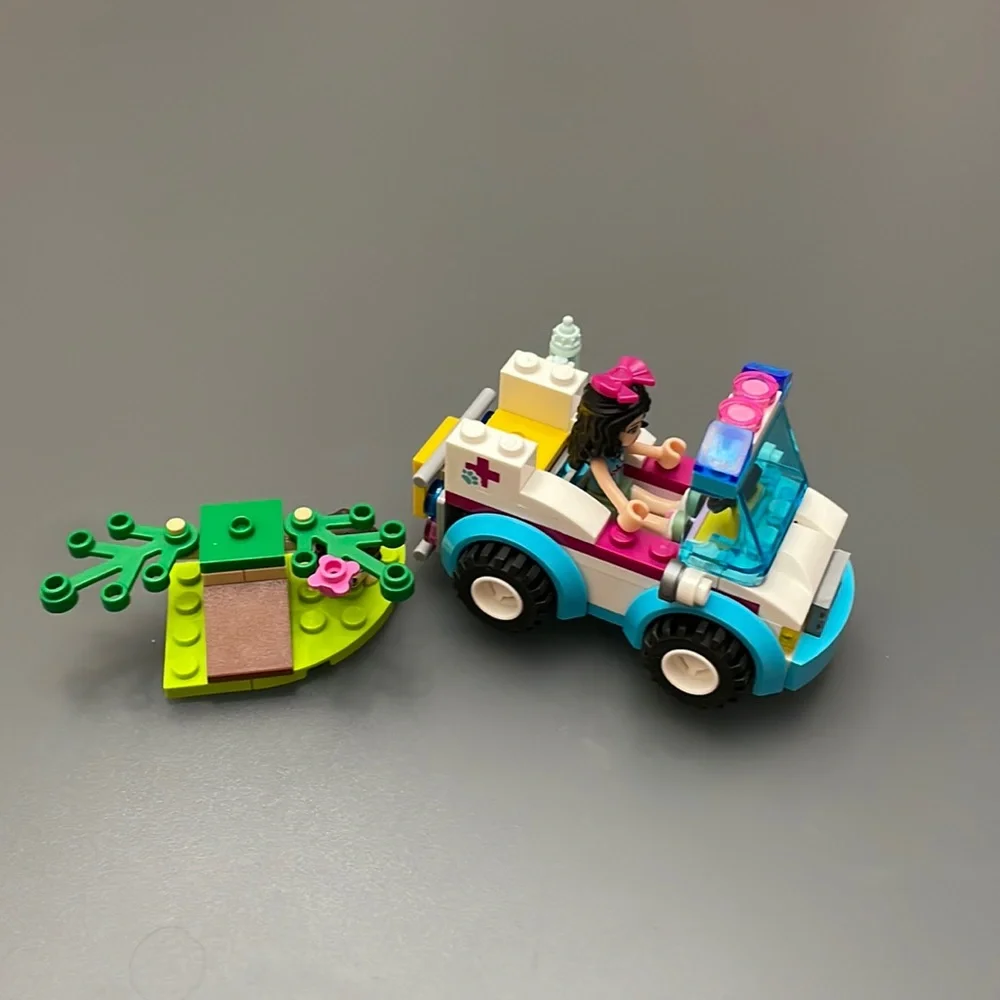 Lego Friends 41086 Vet Ambulance 2015 Emma Retired no Box/Instructions COMPLETE